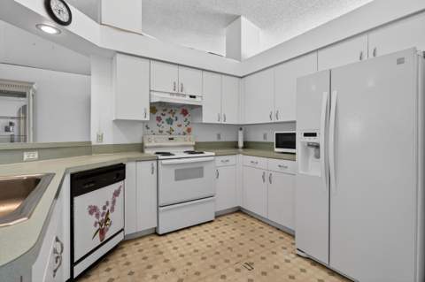 459 SE Nome Drive, Port St. Lucie FL - photo 7 of 47