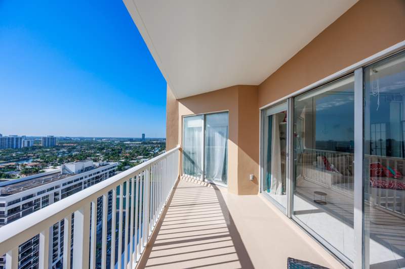 1 bedroom Condominium at 1985 S Ocean Drive #Pha, Hemispheres Condo, Hallandale Beach — photo 3