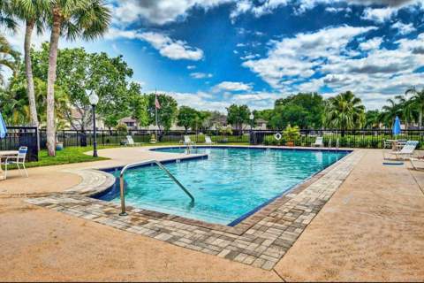 40 Essex Court #A, Royal Palm Beach FL - photo 14 of 15