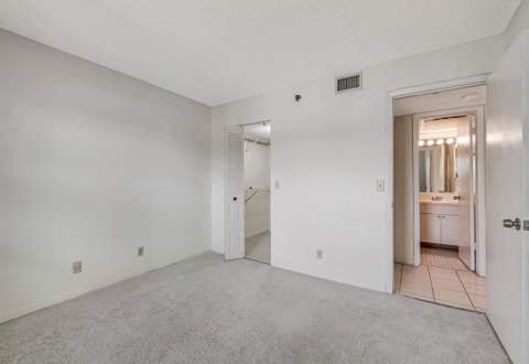 4640 Lucerne Lakes Boulevard #206, Lake Worth FL - photo 20 of 42