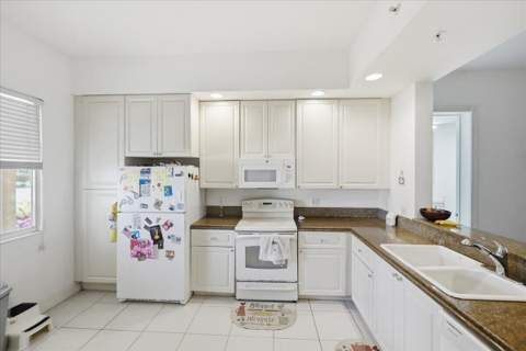36 Harbour Isle Drive #106, Fort Pierce FL - photo 9 of 44