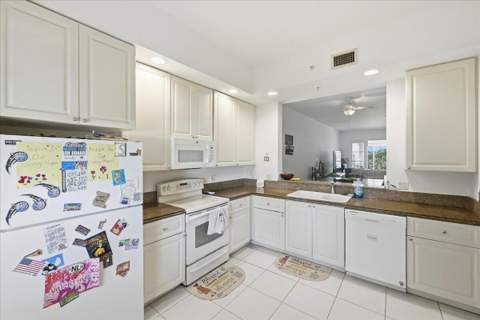 36 Harbour Isle Drive #106, Fort Pierce FL - photo 13 of 44