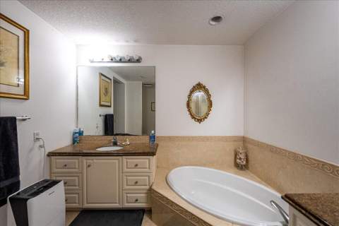 36 Harbour Isle Drive #106, Fort Pierce FL - photo 18 of 44