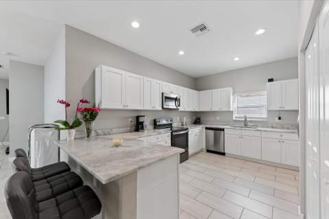 525 NW 12th Avenue, Boynton Beach FL - photo 6 of 39