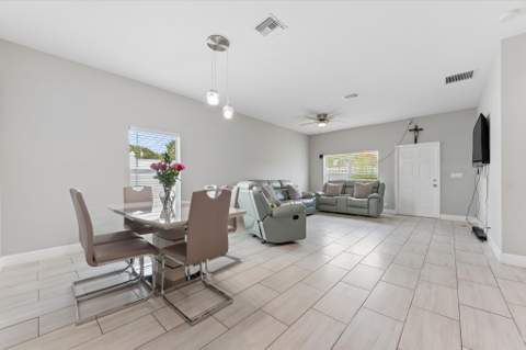 525 NW 12th Avenue, Boynton Beach FL - photo 11 of 39