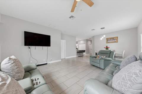 525 NW 12th Avenue, Boynton Beach FL - photo 15 of 39