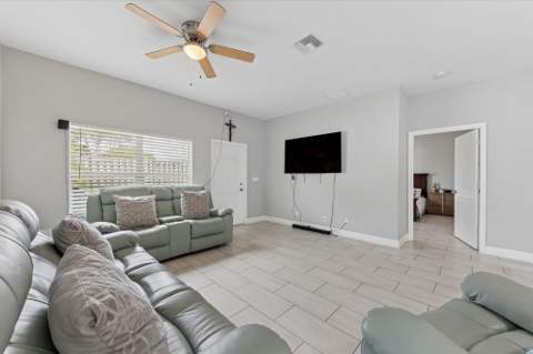 525 NW 12th Avenue, Boynton Beach FL - photo 16 of 39