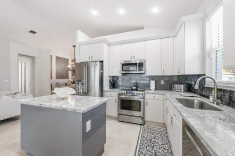 2737 Clipper Circle, West Palm Beach FL - photo 12 of 35