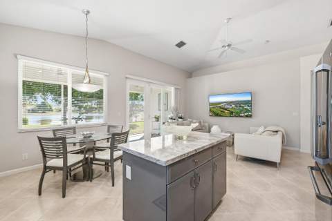 2737 Clipper Circle, West Palm Beach FL - photo 13 of 35