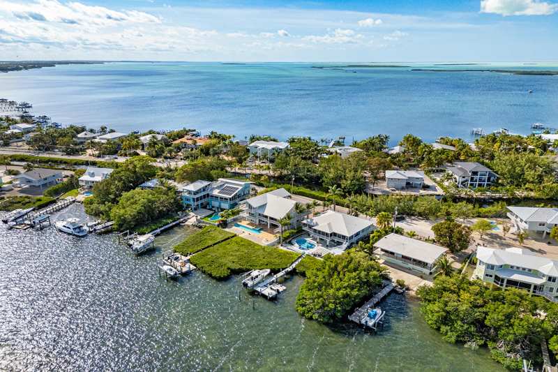 5 bedroom Single Family Residence at 21 Mutiny Place, Buccaneer Point (98.0), Key Largo — photo 1