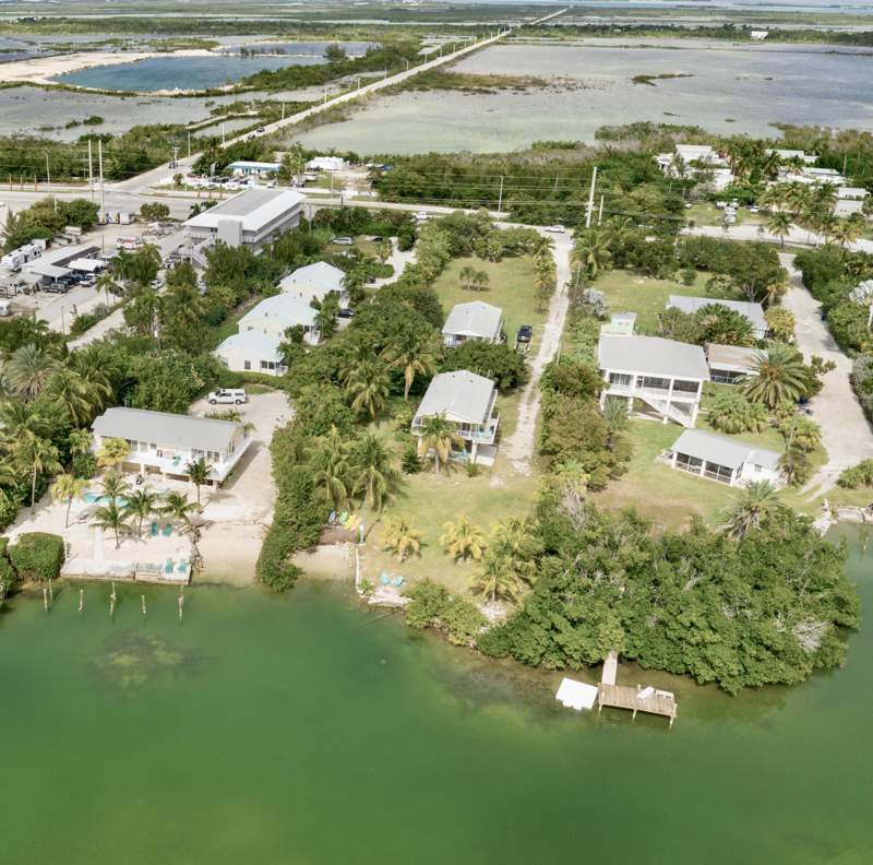31 bedroom Multi-Units at 21540 21470 Overseas Highway, Sacarma (21.0), Cudjoe Key — photo 4