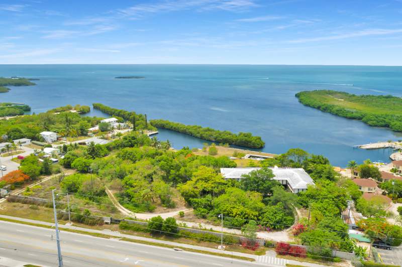 6 bedroom Single Family Residence at 6500-6600 Overseas Highway, Casa Manana Shores (50.5), Marathon — photo 4