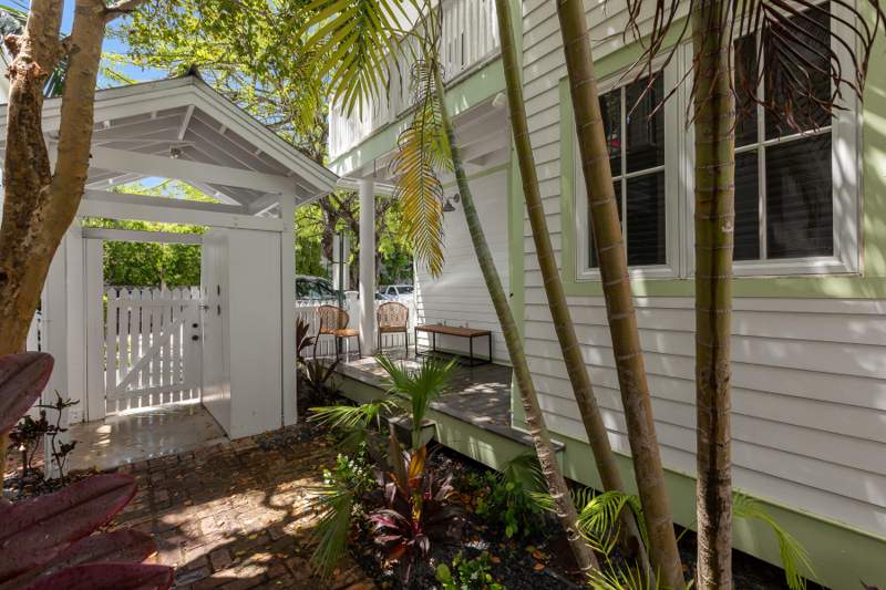 3 bedroom Condominium at 1011 Simonton Street #R1, Old Town - Unlisted (1.0), Key West — photo 2