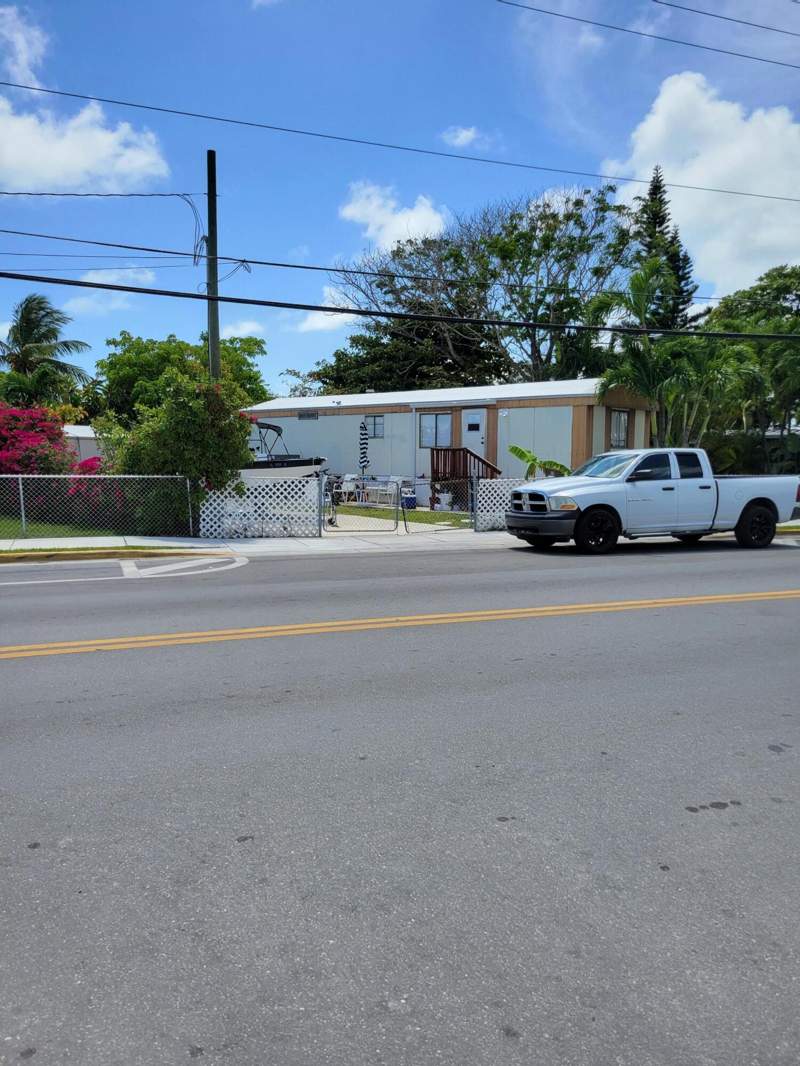 2 bedroom Mobile Home at 6800 Maloney Avenue #20, Harbour Shores, SI (5.0), Stock Island — photo 4