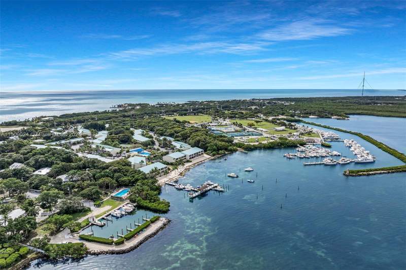 3 bedroom Townhouse at 87200 Overseas Highway #V9, Executive Bay (87.0), Plantation Key — photo 5