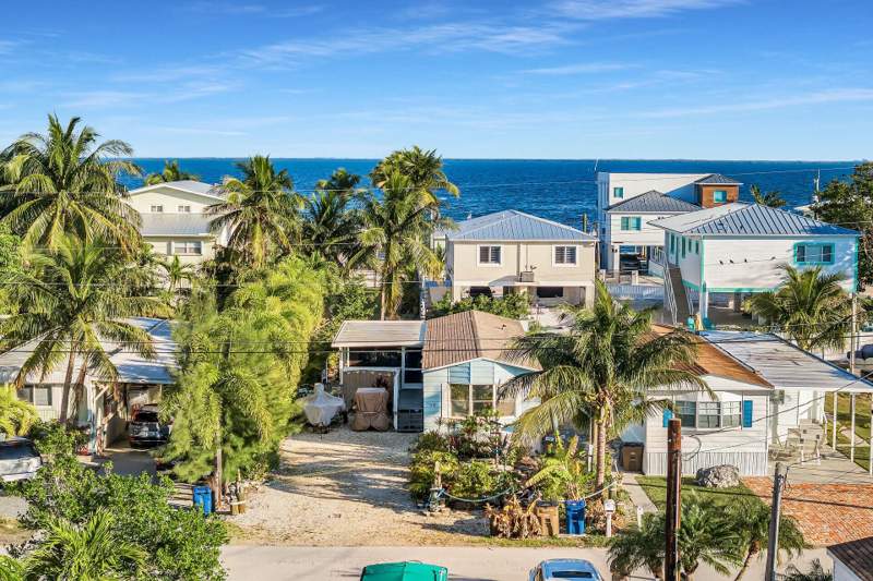 2 bedroom Mobile Home at 759 Michael Drive, Bermuda Shores (103.0), Key Largo — photo 3