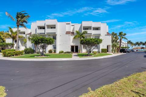 601 W Ocean Drive #203A, Key Colony FL - photo 7 of 40