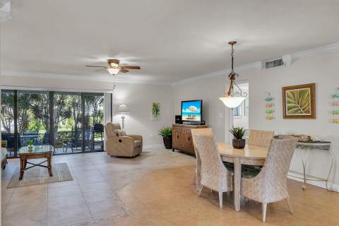 601 W Ocean Drive #203A, Key Colony FL - photo 8 of 40
