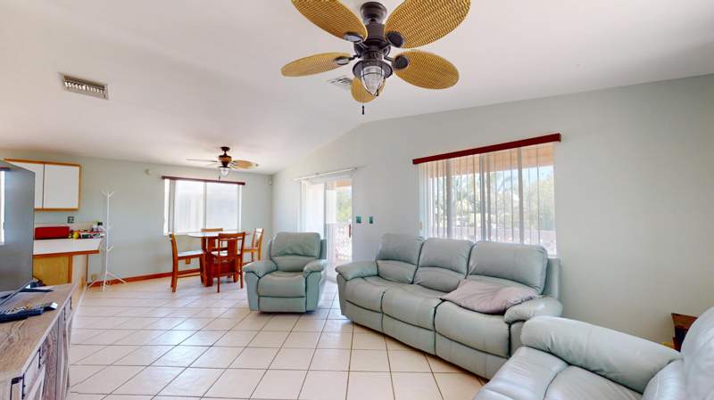 3 bedroom Single Family Residence at 31171 Avenue H, Sands Sub (31.0), Big Pine Key — photo 2