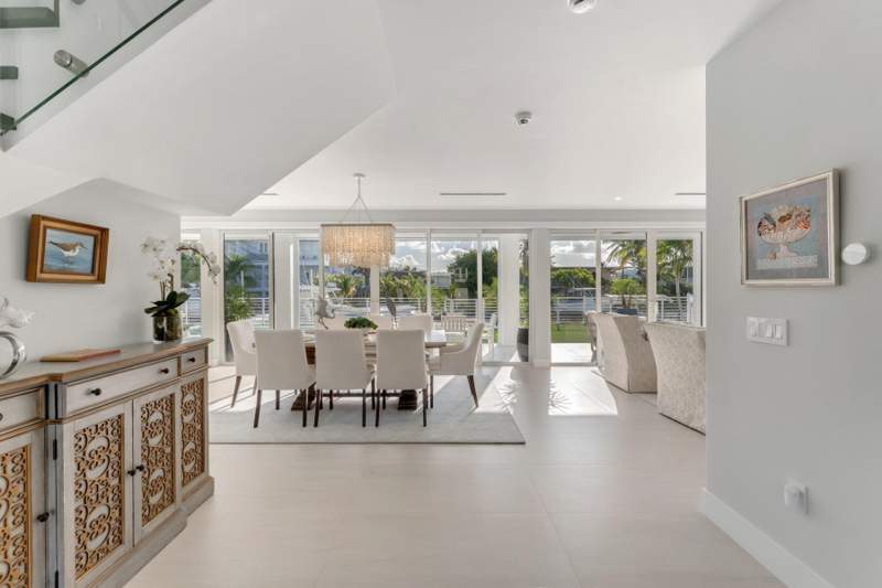 5 bedroom Single Family Residence at 88 W Plaza Del Lago, Port Antigua (74.5), Lower Matecumbe — photo 5