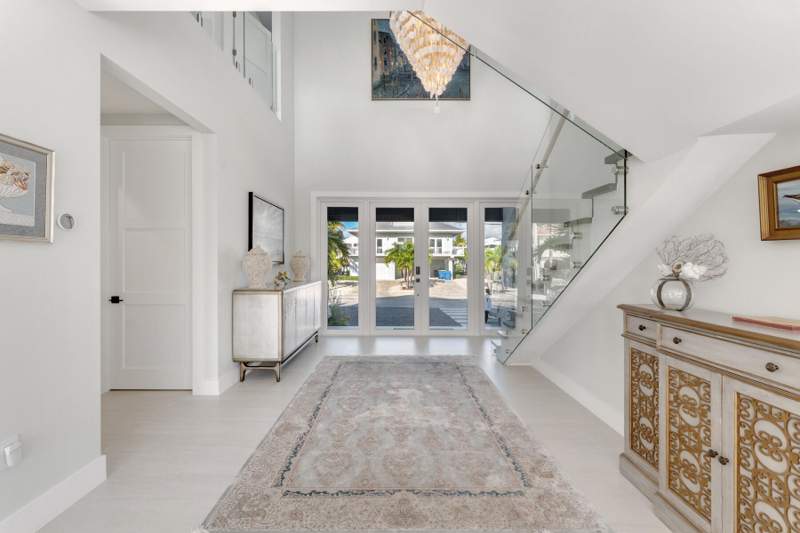 5 bedroom Single Family Residence at 88 W Plaza Del Lago, Port Antigua (74.5), Lower Matecumbe — photo 4