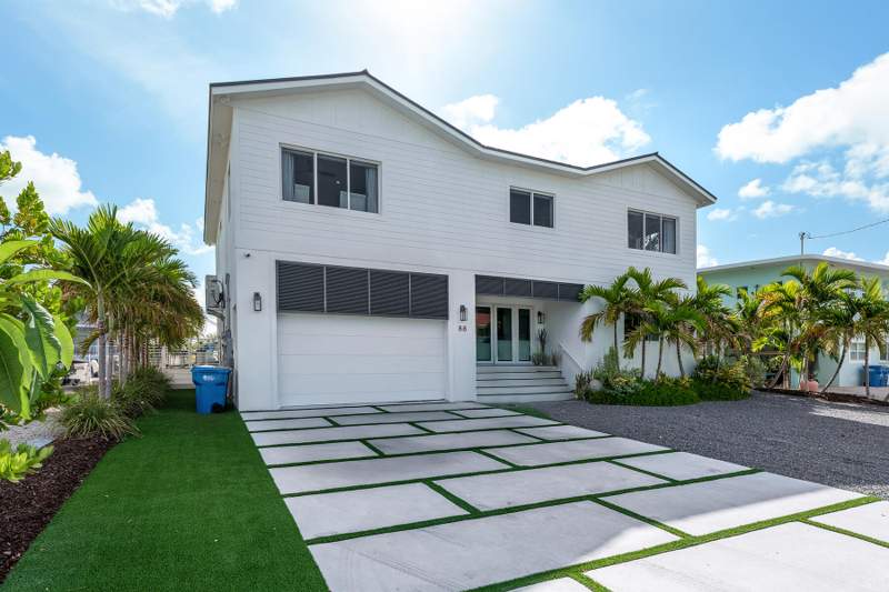 5 bedroom Single Family Residence at 88 W Plaza Del Lago, Port Antigua (74.5), Lower Matecumbe — photo 2