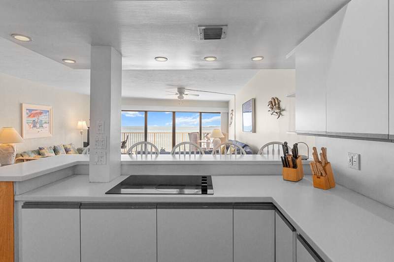 3 bedroom Condominium at 1133 W Ocean Drive #13, Key Colony Point (53.5), Key Colony — photo 4
