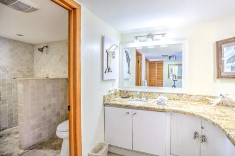 1133 W Ocean Drive #13, Key Colony FL - photo 23 of 47