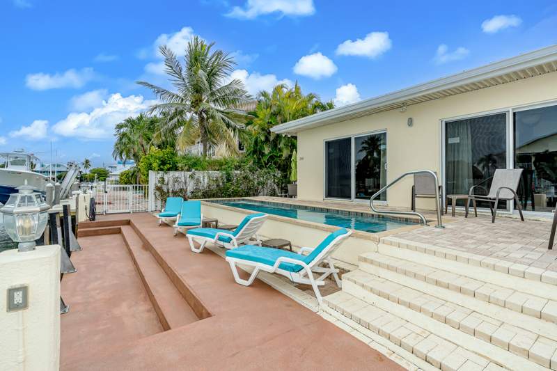 3 bedroom Half Duplex at 260 Sadowski Causeway, Marina Sub (54.0), Key Colony — photo 4