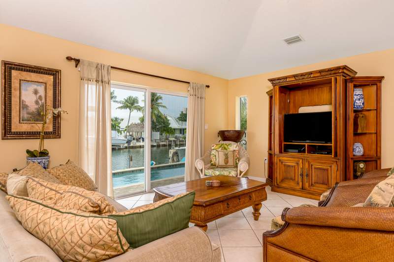 3 bedroom Half Duplex at 260 Sadowski Causeway, Marina Sub (54.0), Key Colony — photo 2