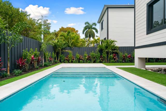 17 Coral Way