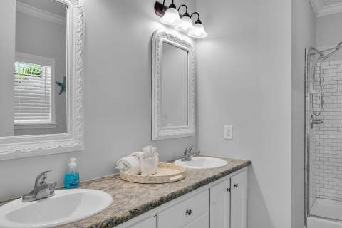 121 Venetian Drive, Lower Matecumbe FL - photo 22 of 33