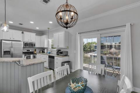 121 Venetian Drive, Lower Matecumbe FL - photo 14 of 33