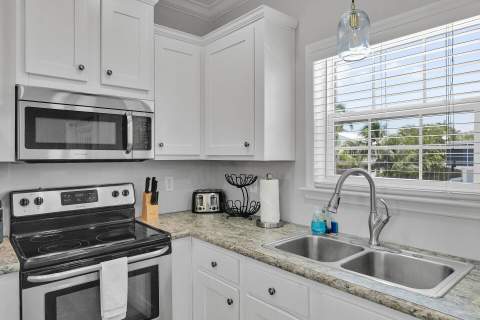 121 Venetian Drive, Lower Matecumbe FL - photo 17 of 33