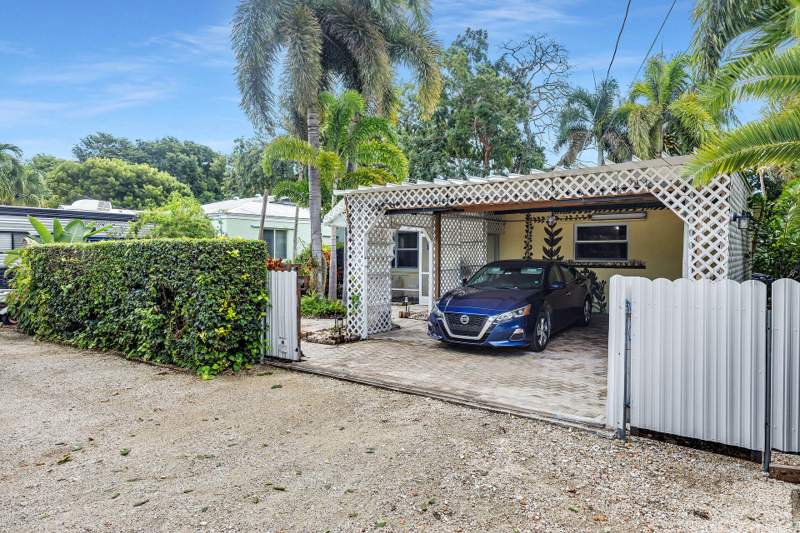 3 bedroom Single Family Residence at 13 Bass Avenue, Largo Sound Park (103.5), Key Largo — photo 2