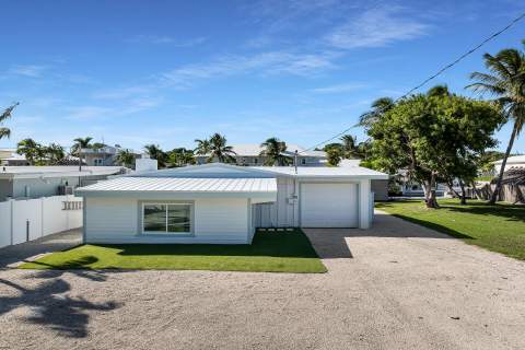 251 Azalea Street, Plantation Key FL - photo 9 of 58
