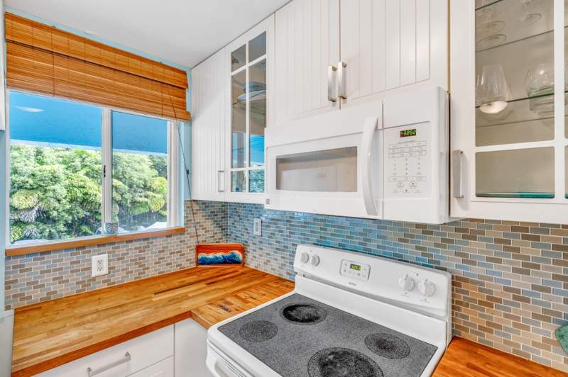 2 bedroom Condominium at 98422 Windward Avenue, Landings of Largo (98.0), Key Largo — photo 4