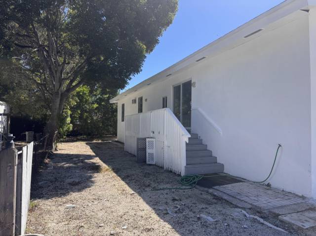 969 Plantation Rd Road