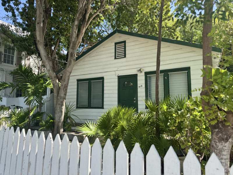 3 bedroom Single Family Residence at 418 Olivia Street, Old Town - Unrecord (1.0), Key West — photo 1