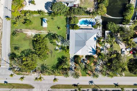 1481 Sugarloaf Boulevard, Sugarloaf Key FL - photo 8 of 53