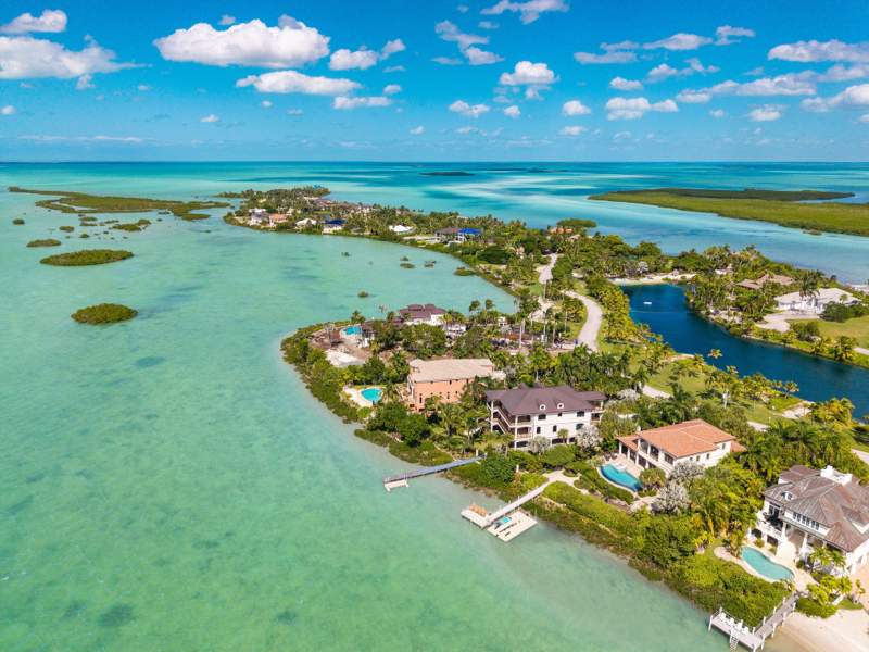 4 bedroom Single Family Residence at 30 Cannon Royal Drive, Shark Key (11.0), Shark Key — photo 4