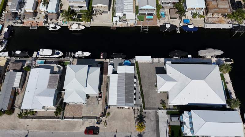 2 bedroom Mobile Home at 505 Oldsmar Lane, Cross Key Waterways (103.0), Key Largo — photo 5