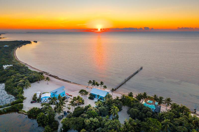 6 bedroom Multi-Units at 15760 Old State Road 4A, Sugarloaf Beach (17.0), Sugarloaf Key — photo 2