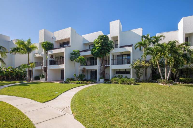 2 bedroom Condominium at 601 W Ocean Drive #311D, Cay Condo (53.5), Key Colony — photo 3