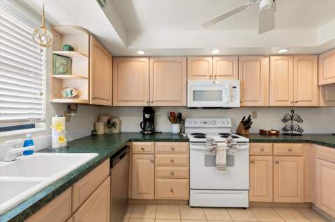 601 W Ocean Drive #311D, Key Colony FL - photo 22 of 33