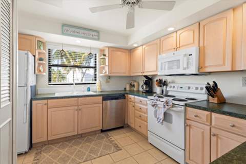 601 W Ocean Drive #311D, Key Colony FL - photo 23 of 33