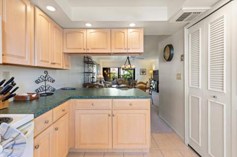 601 W Ocean Drive #311D, Key Colony FL - photo 24 of 33