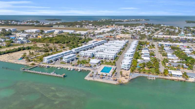 1 bedroom Condominium at 10877 Overseas Highway #30, Ocean Isles Fishing (52.5), Marathon — photo 5