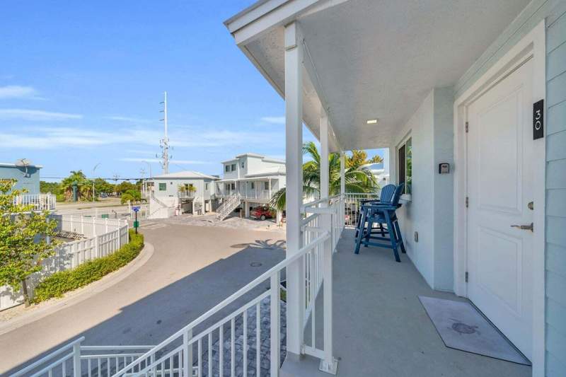 1 bedroom Condominium at 10877 Overseas Highway #30, Ocean Isles Fishing (52.5), Marathon — photo 2