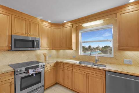 580 & 590 10th Street, Key Colony FL - photo 16 of 75